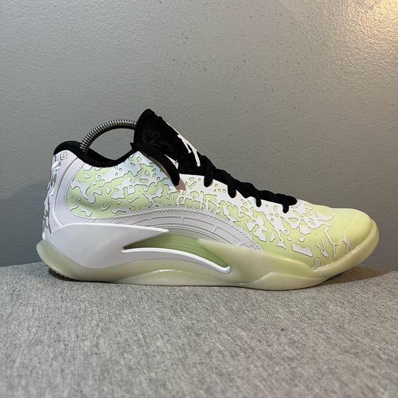 Nike Jordan Zion 3 White/Black Barely Volt Basketball Mens Shoe Sz 11 DR0676-110 - Picture 1 of 11
